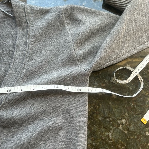 Cotton On v neck cardigan sweater. Thick and soft. Academia. Preppy. Pockets. S - Picture 8 of 11